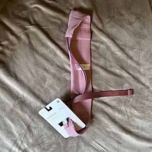 Lululemon fast and free belt. NWT. Size L/XL. Mauve in color.